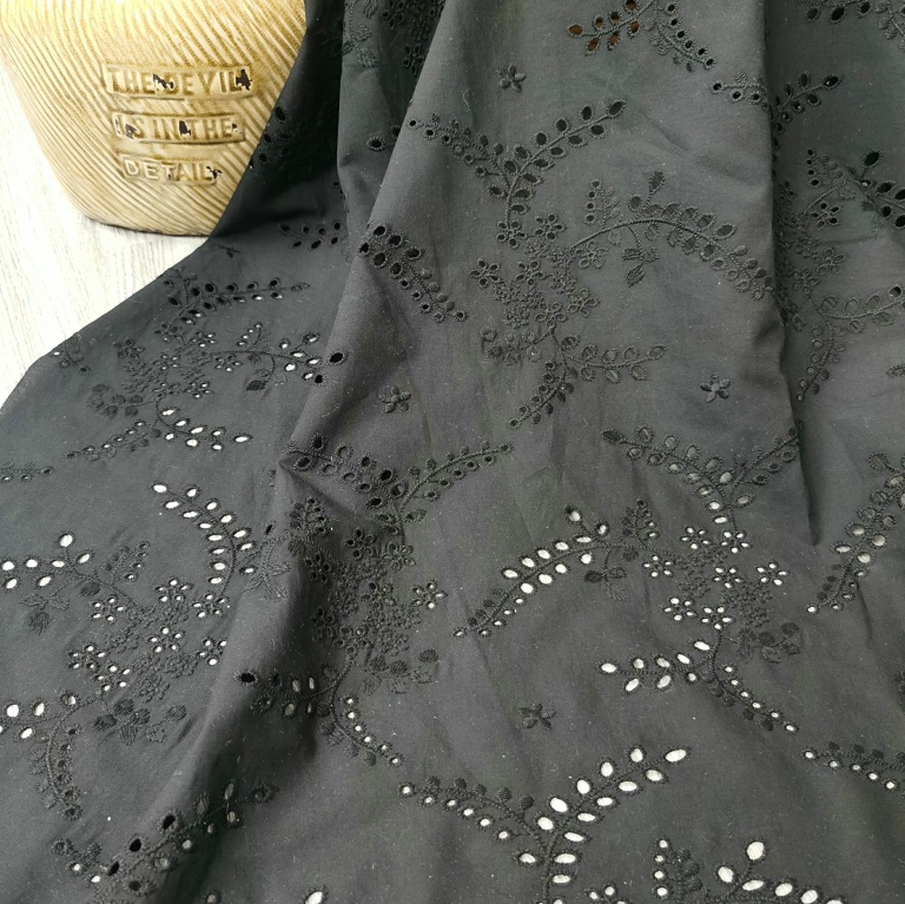 Sewing Eyelet Fabric - 고품질 블랙 속이 비치는 자수 꽃무늬