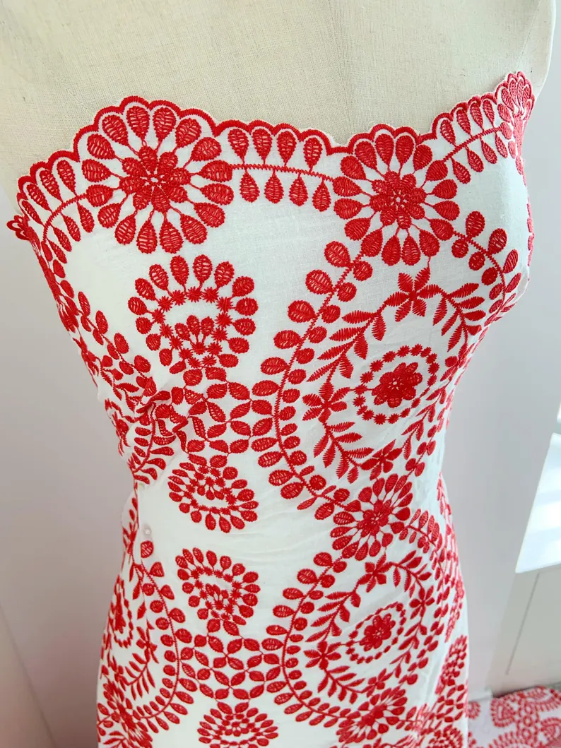Sewing Eyelet Fabric - 빨간색 자수가 있는 미색 면 작은