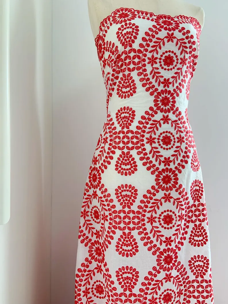 빨간색 자수가 있는 미색 면 작은 구멍 레이스 원단 D - Sewing Eyelet Fabric 리뷰 및 가격