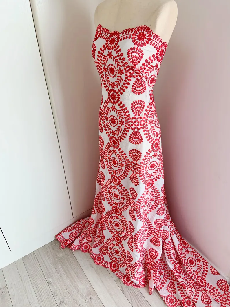 빨간색 자수가 있는 미색 면 작은 구멍 레이스 원단 D - Sewing Eyelet Fabric 리뷰 및 가격